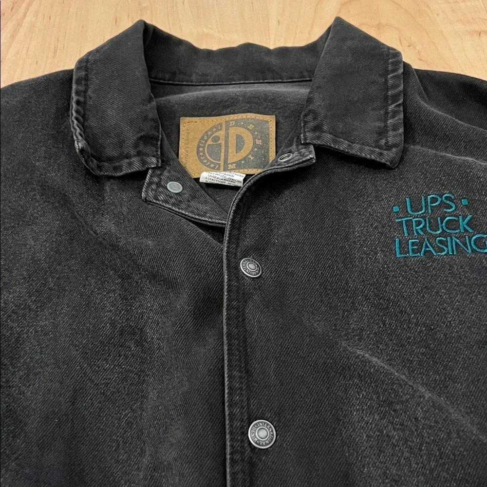 VTG Black and Green International Denim Men's Jacket with UPS hit